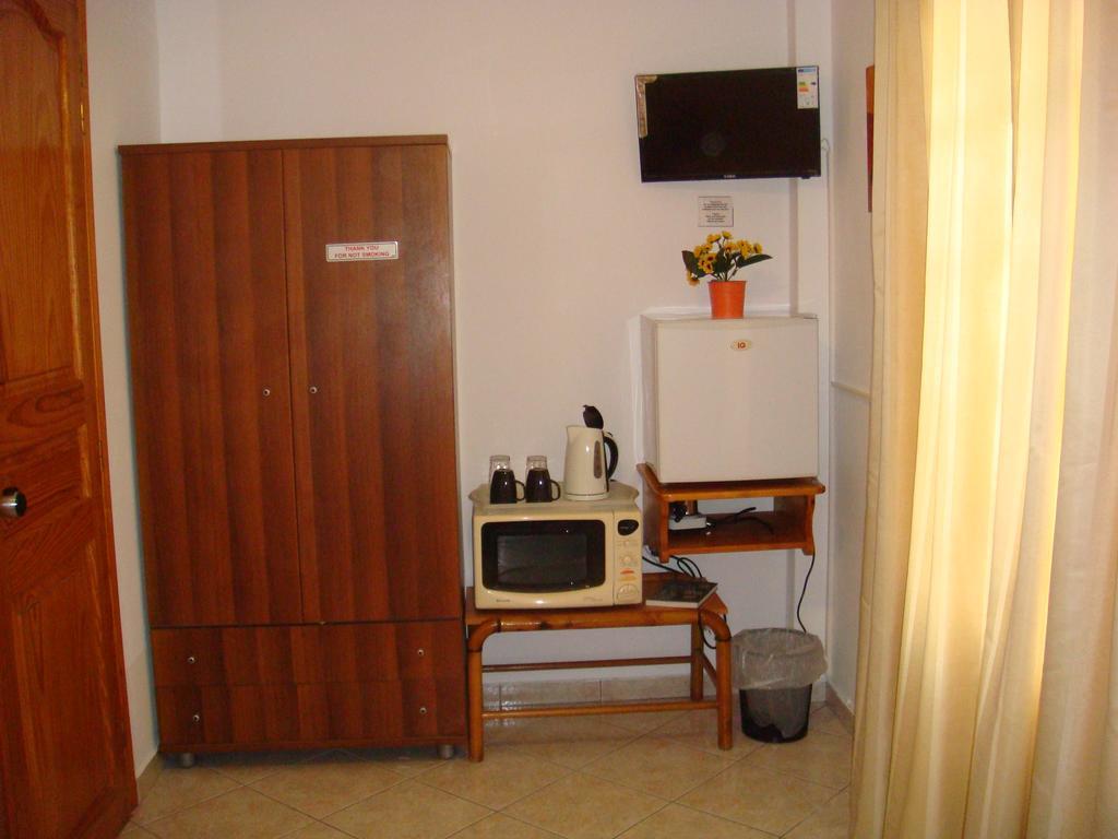 Boussetil Rooms Capanmat Tínos Pokoj fotografie