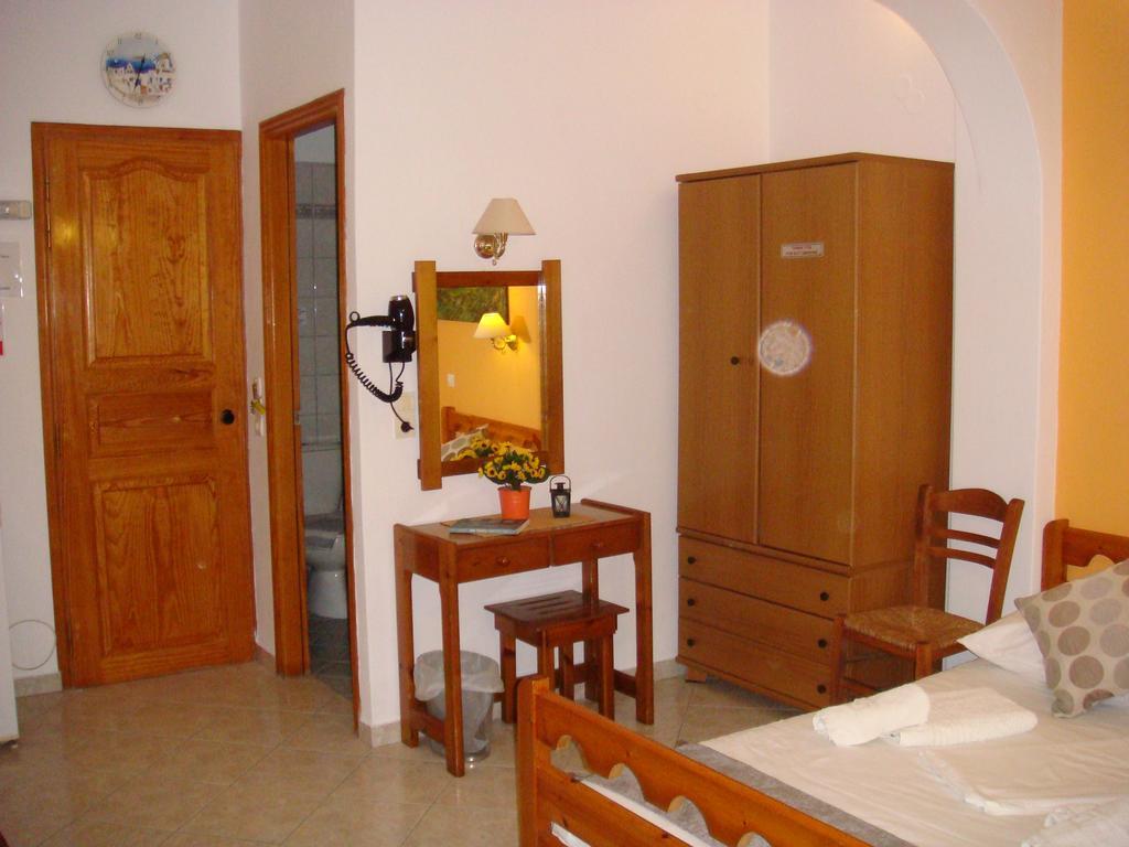 Boussetil Rooms Capanmat Tínos Exteriér fotografie