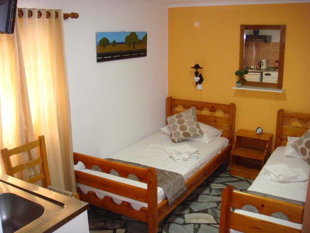 Boussetil Rooms Capanmat Tínos Exteriér fotografie